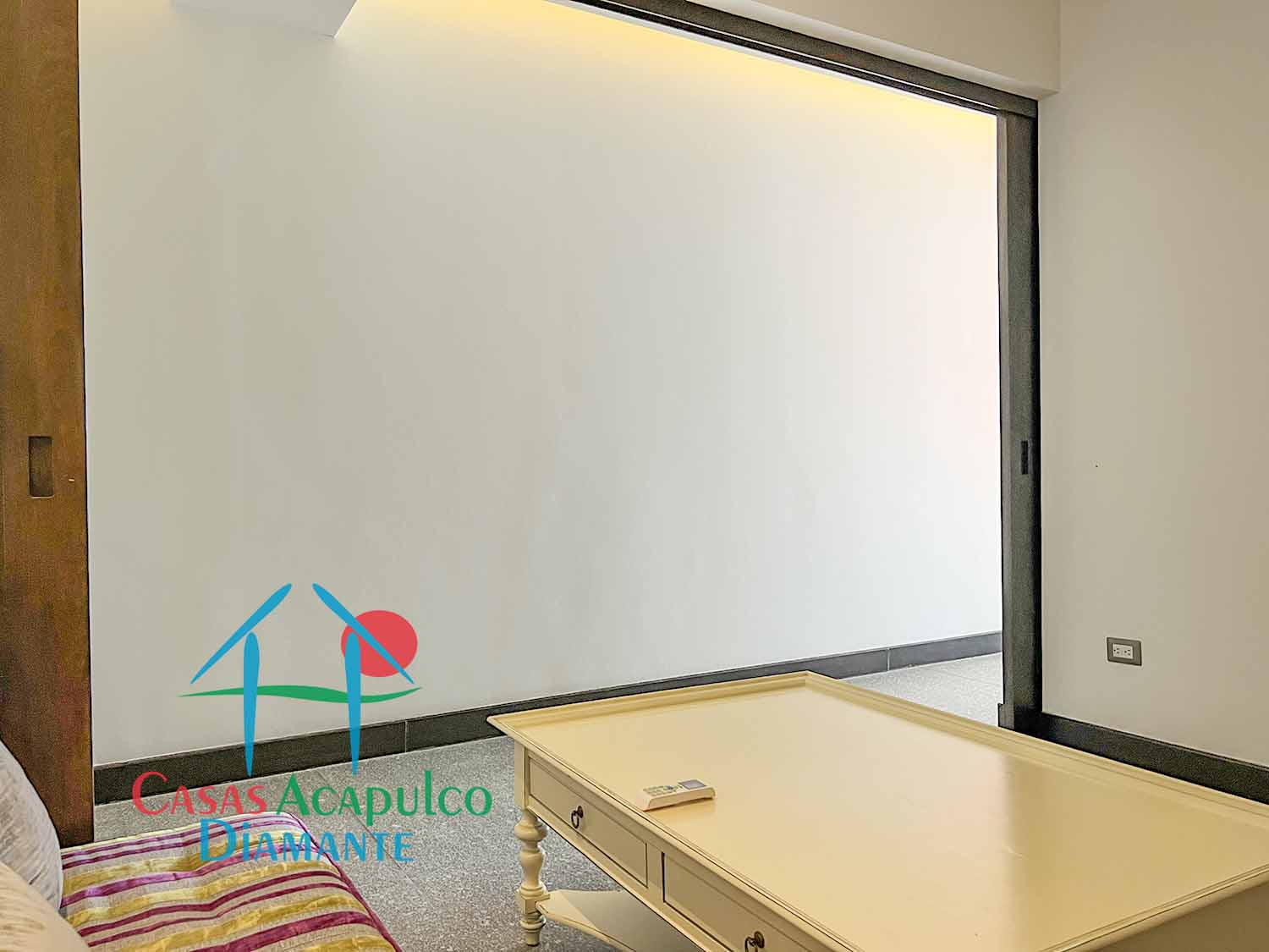 Ocean Front 108 - Sala de televisión 6